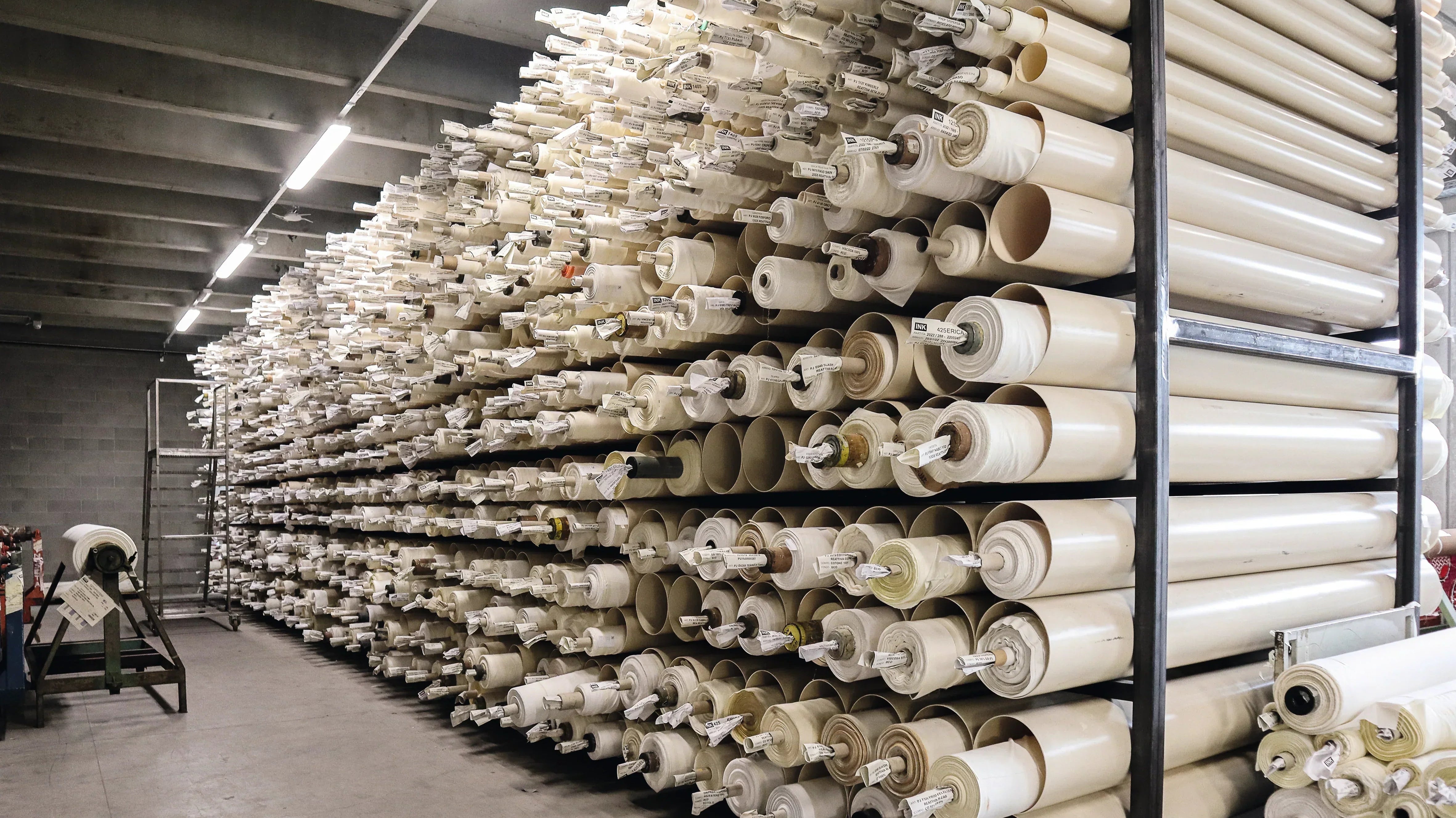 Überhangstoffe: Warum wir Stoffe mit Geschichte lieben - NNIstudio