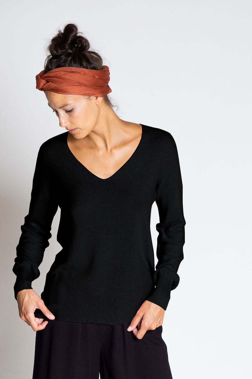 NNIstudio - V Pullover - Schwarz