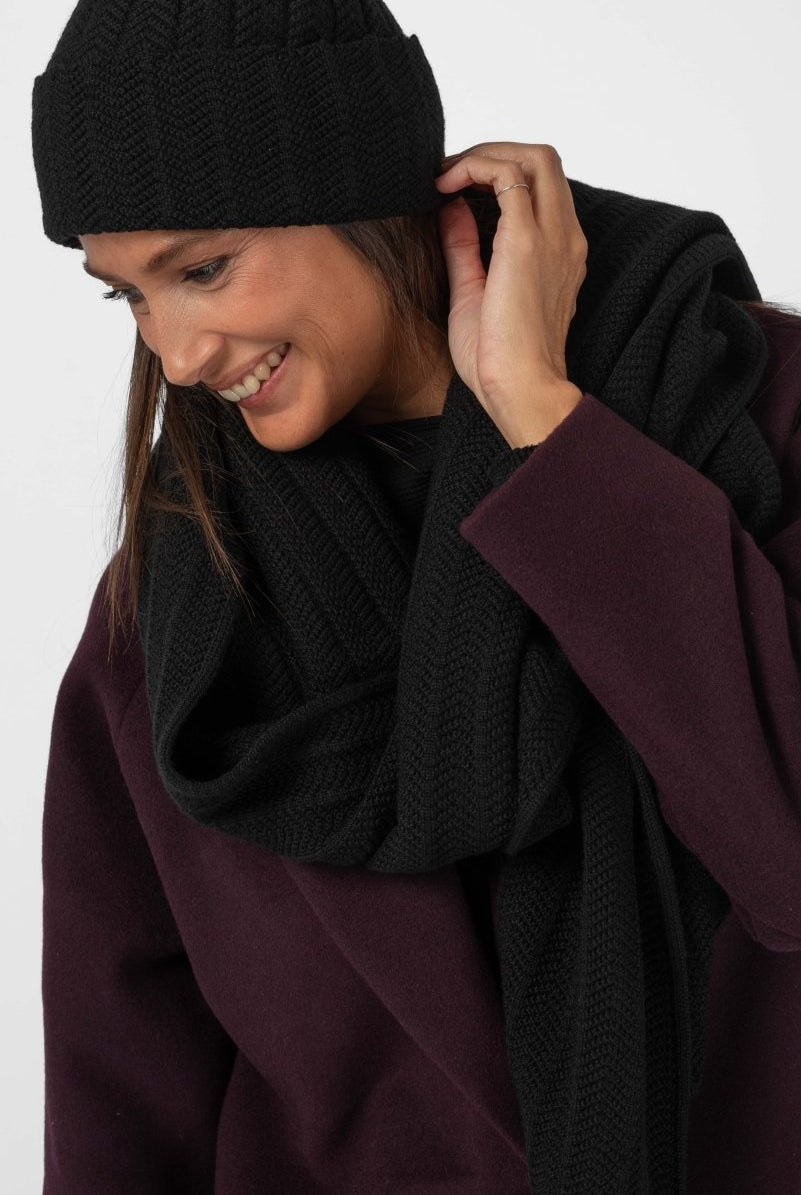 NNIstudio - CHUNKY Maxischal Unisex - Schwarz -