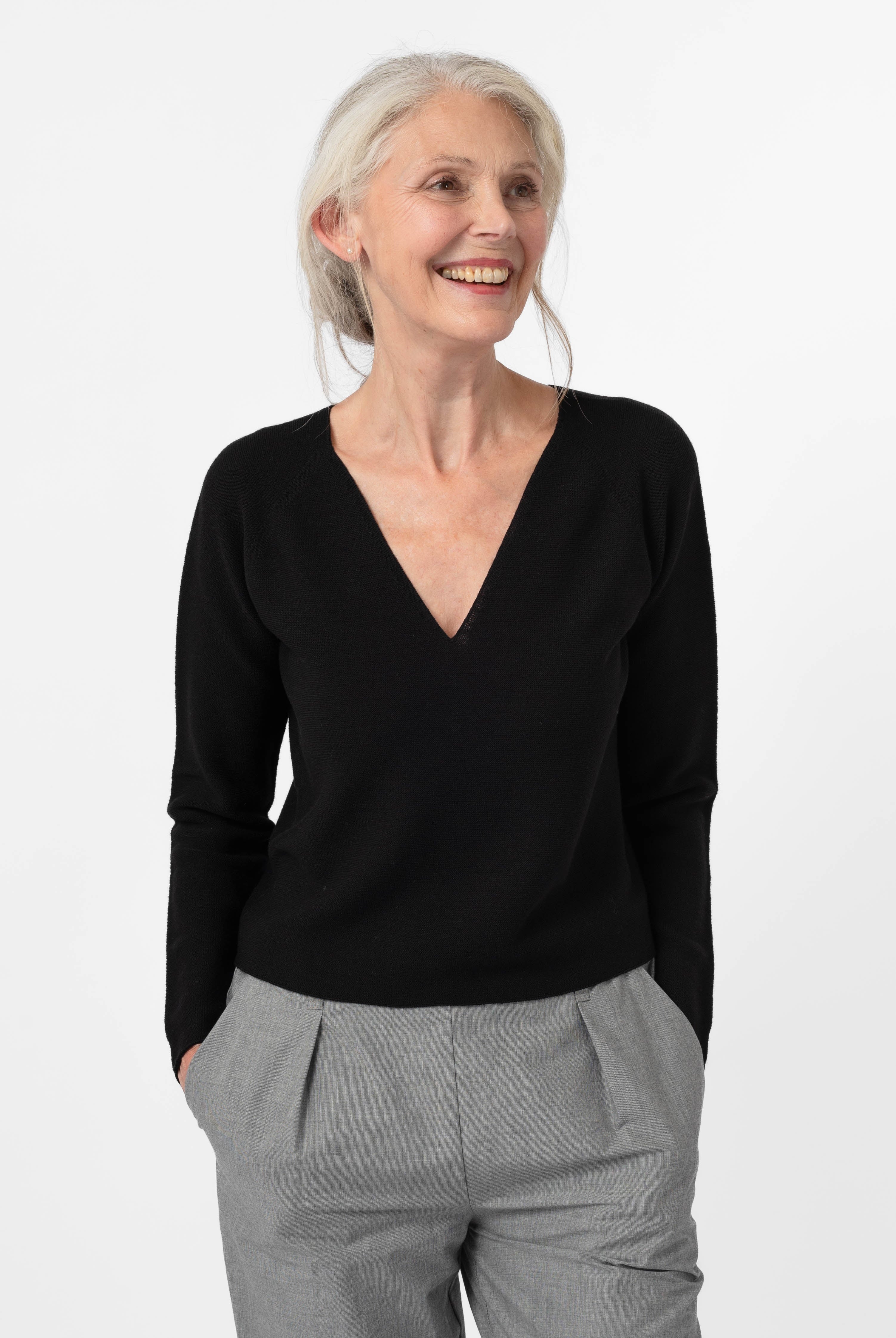 NNIstudio - COZY Pullover - Schwarz - XS -