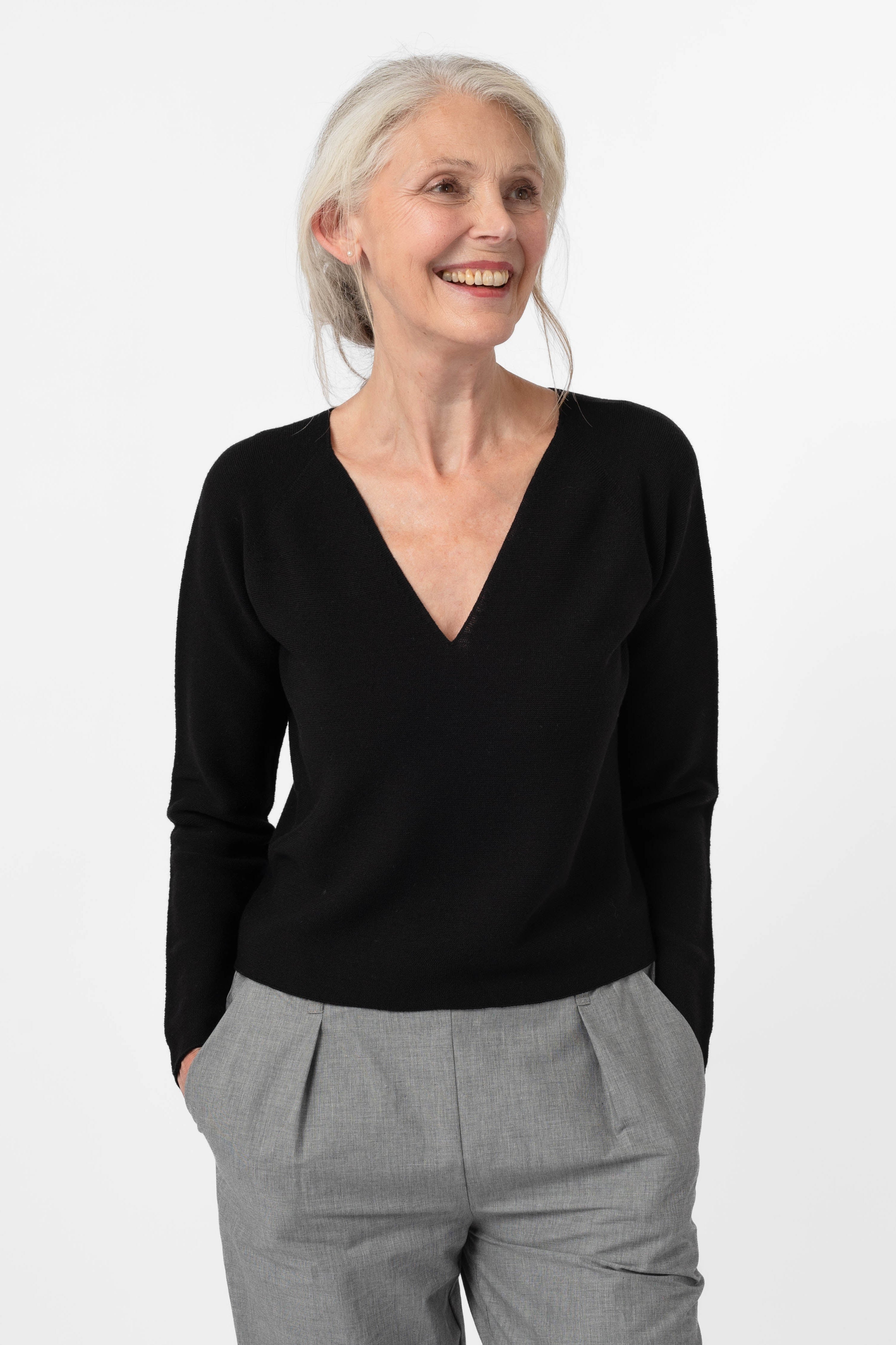 NNIstudio - COZY Pullover - Schwarz - XS -