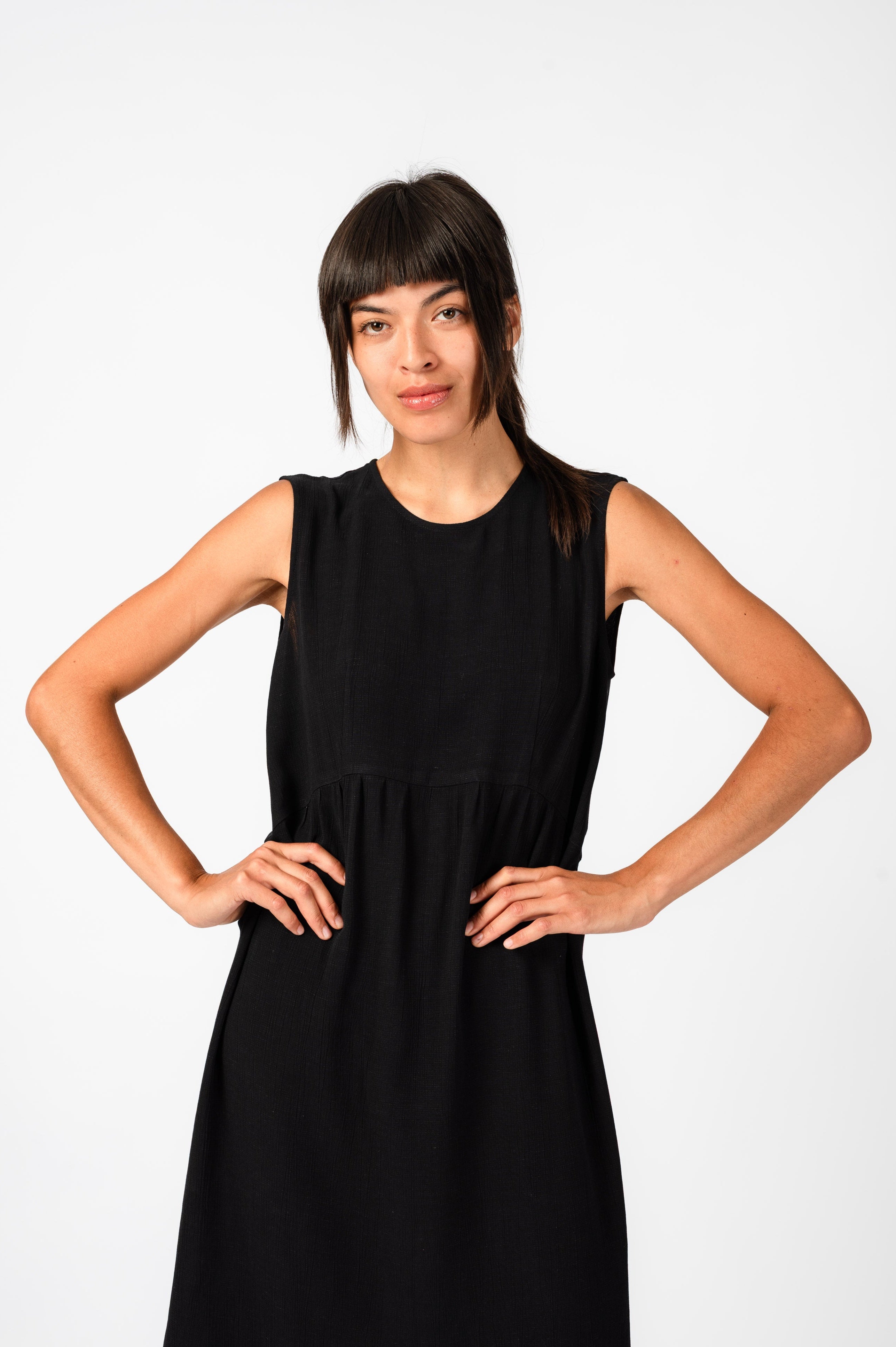 NNIstudio - EAS 1.0 Kleid Crushed - Black - XS -