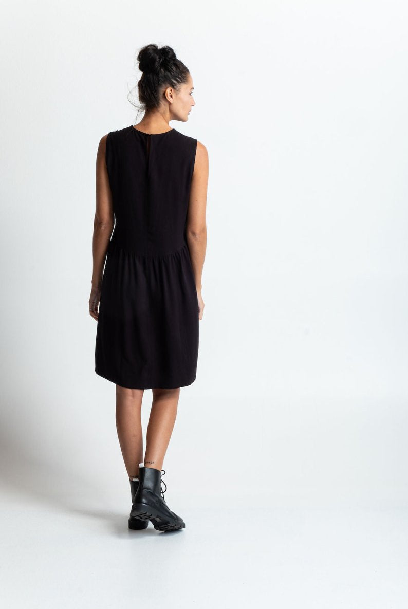 NNIstudio - EAS 1.0 Kleid - Schwarz - XS/S -