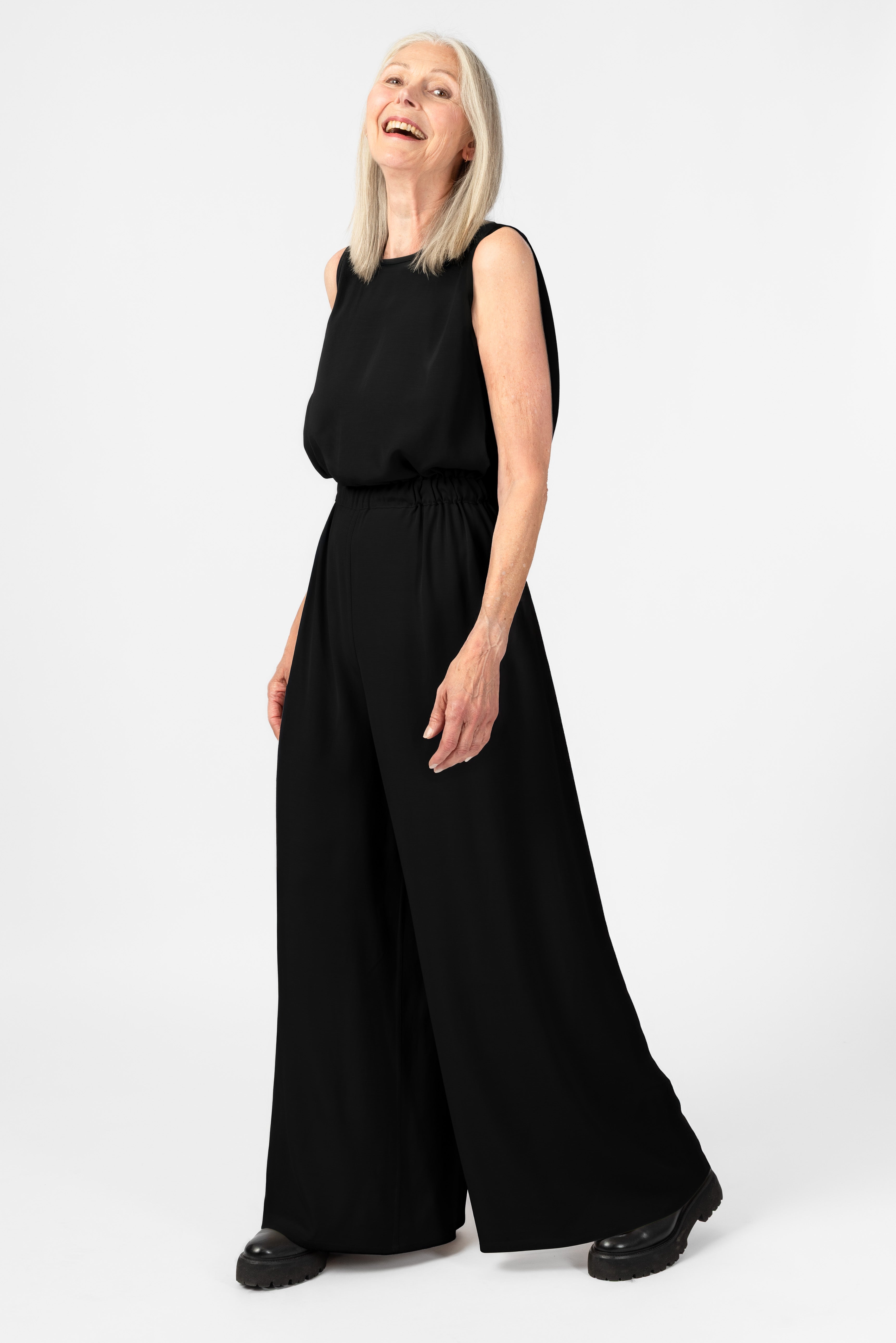 NNIstudio - FLAIR 2.0 Overall - Phantom Black - XS -