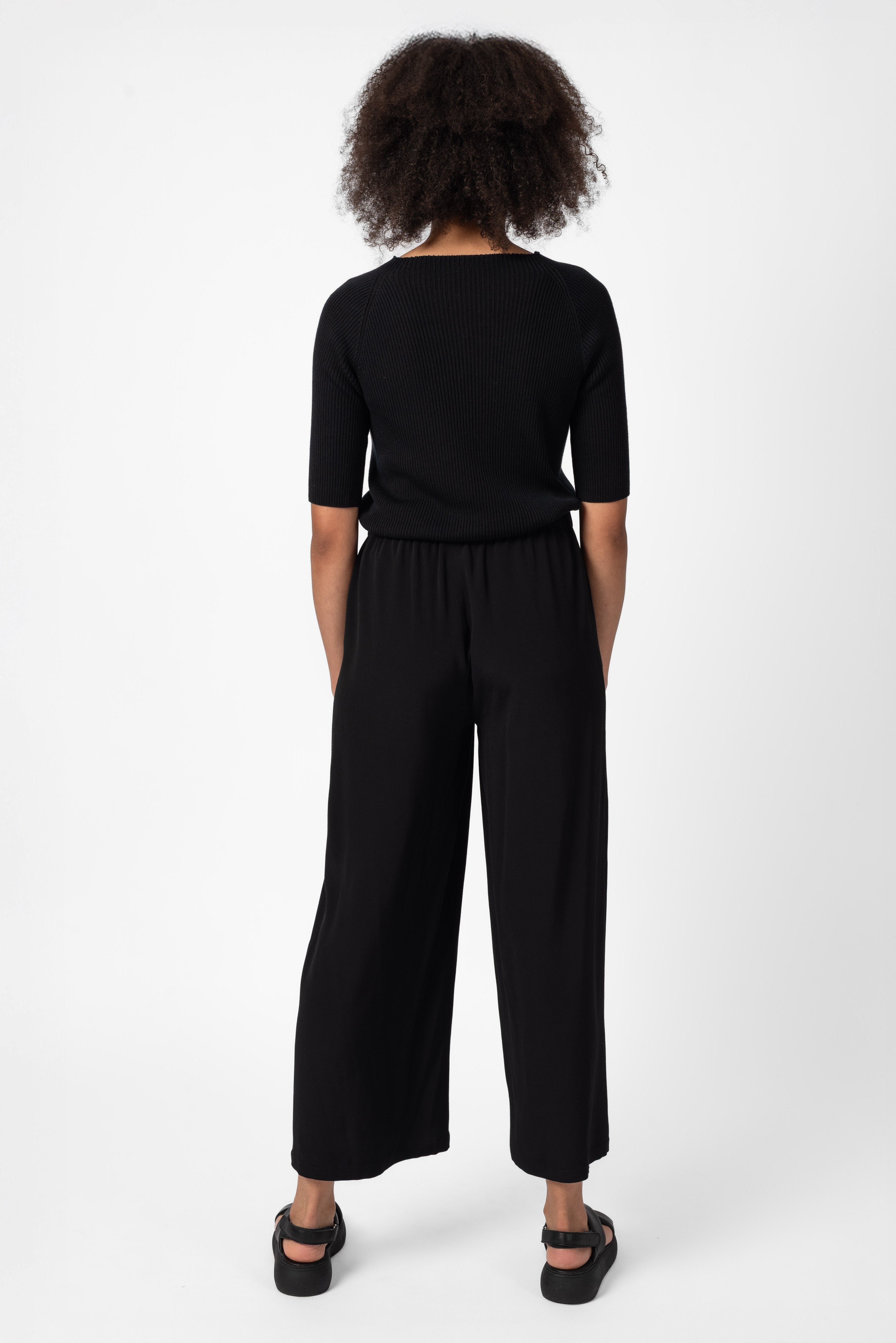 NNIstudio - NECKLINE Shirt - Phantom Black - XS -