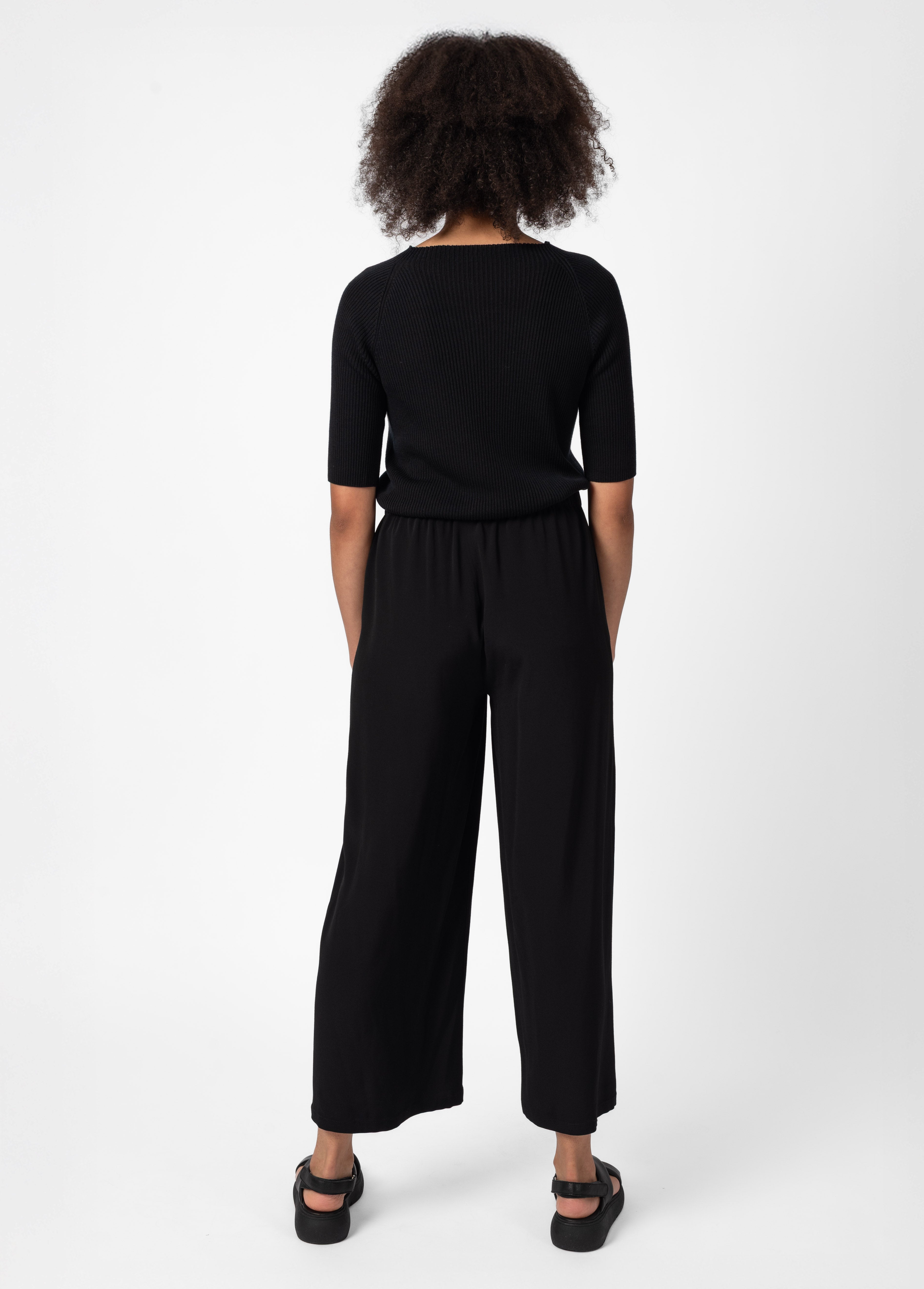 NNIstudio - NECKLINE Shirt - Phantom Black - XS -