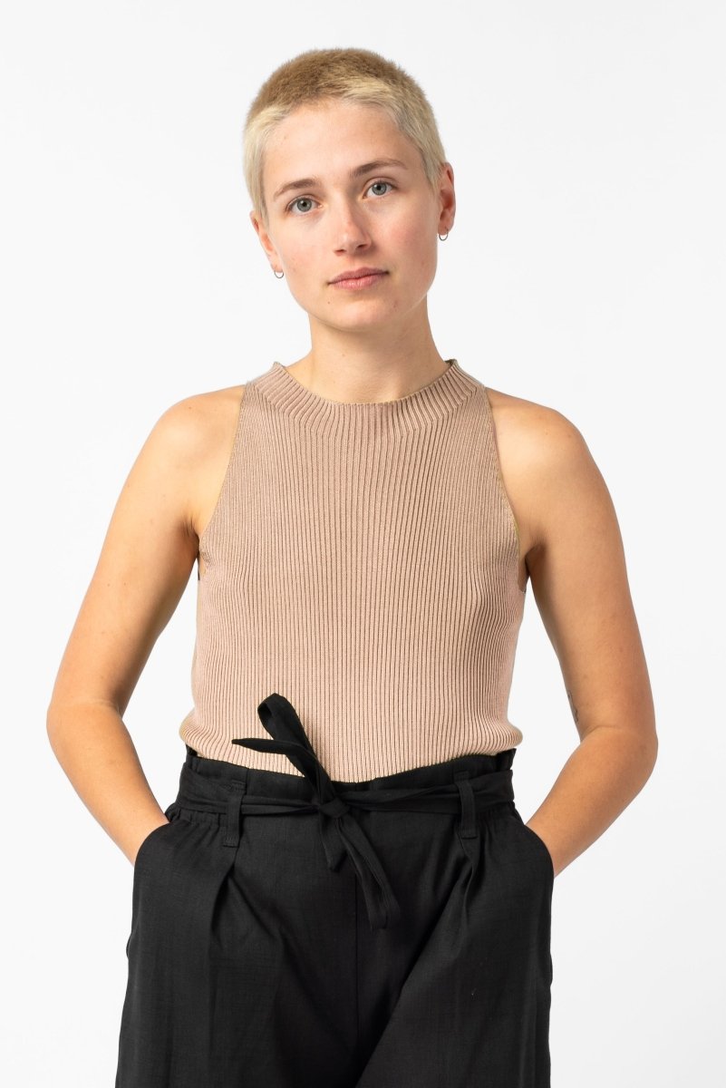 NNIstudio - NECKLINE Top - Sand - XS -