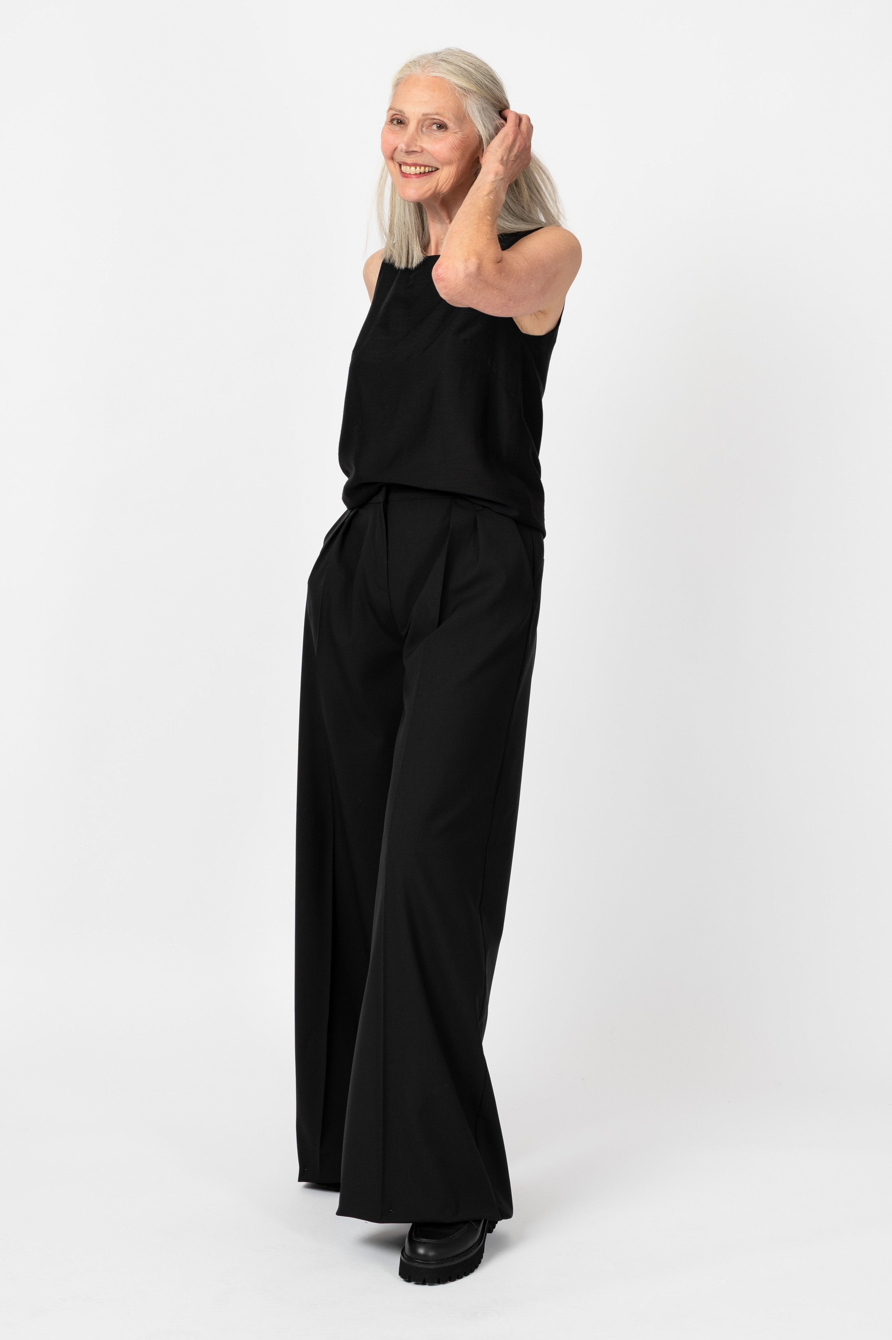 NNIstudio - PALAZZO Hose Wool - Phantom Black - XS -
