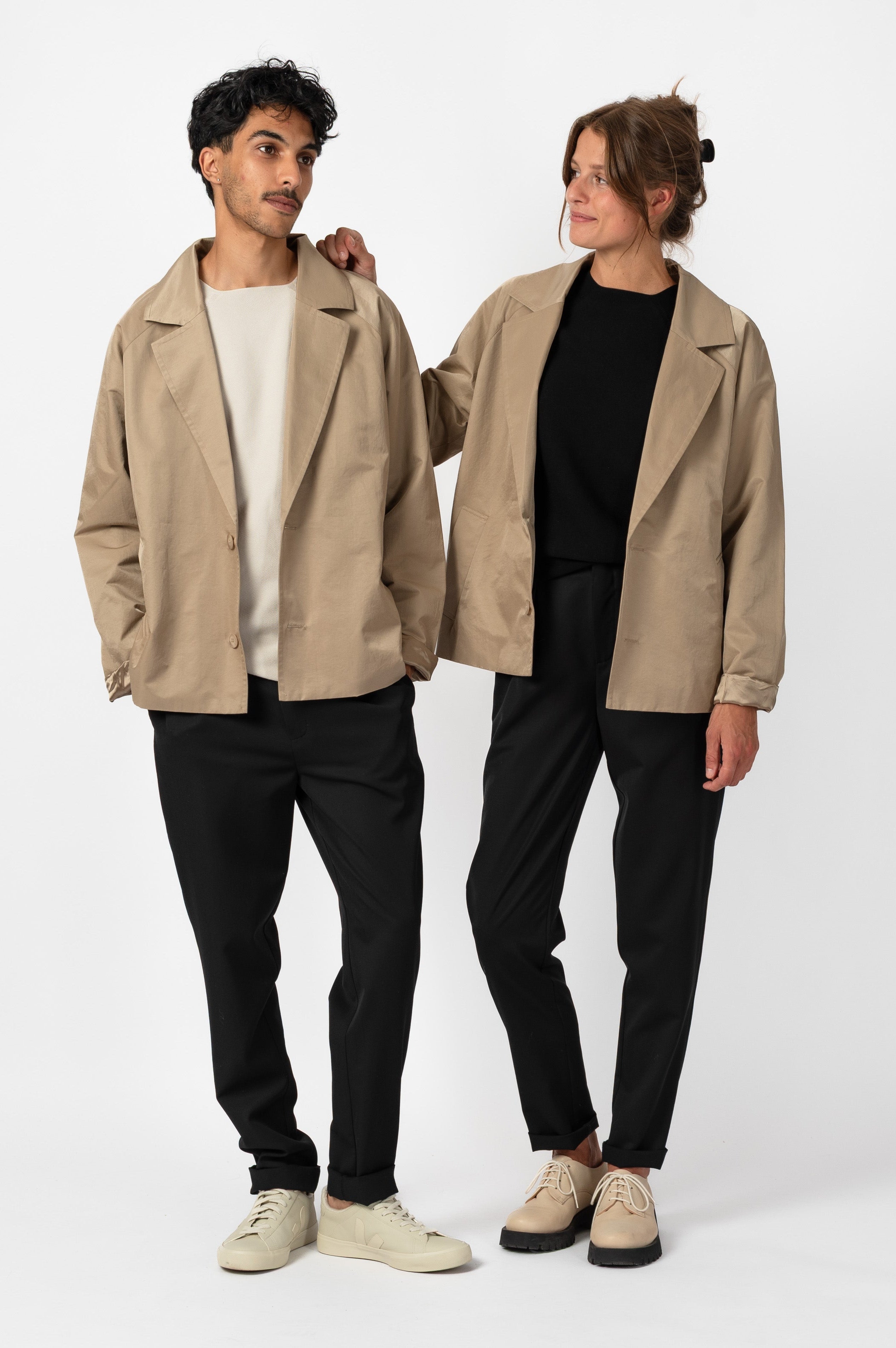 NNIstudio - SHORTCOAT Light - Plaza Taupe - S -