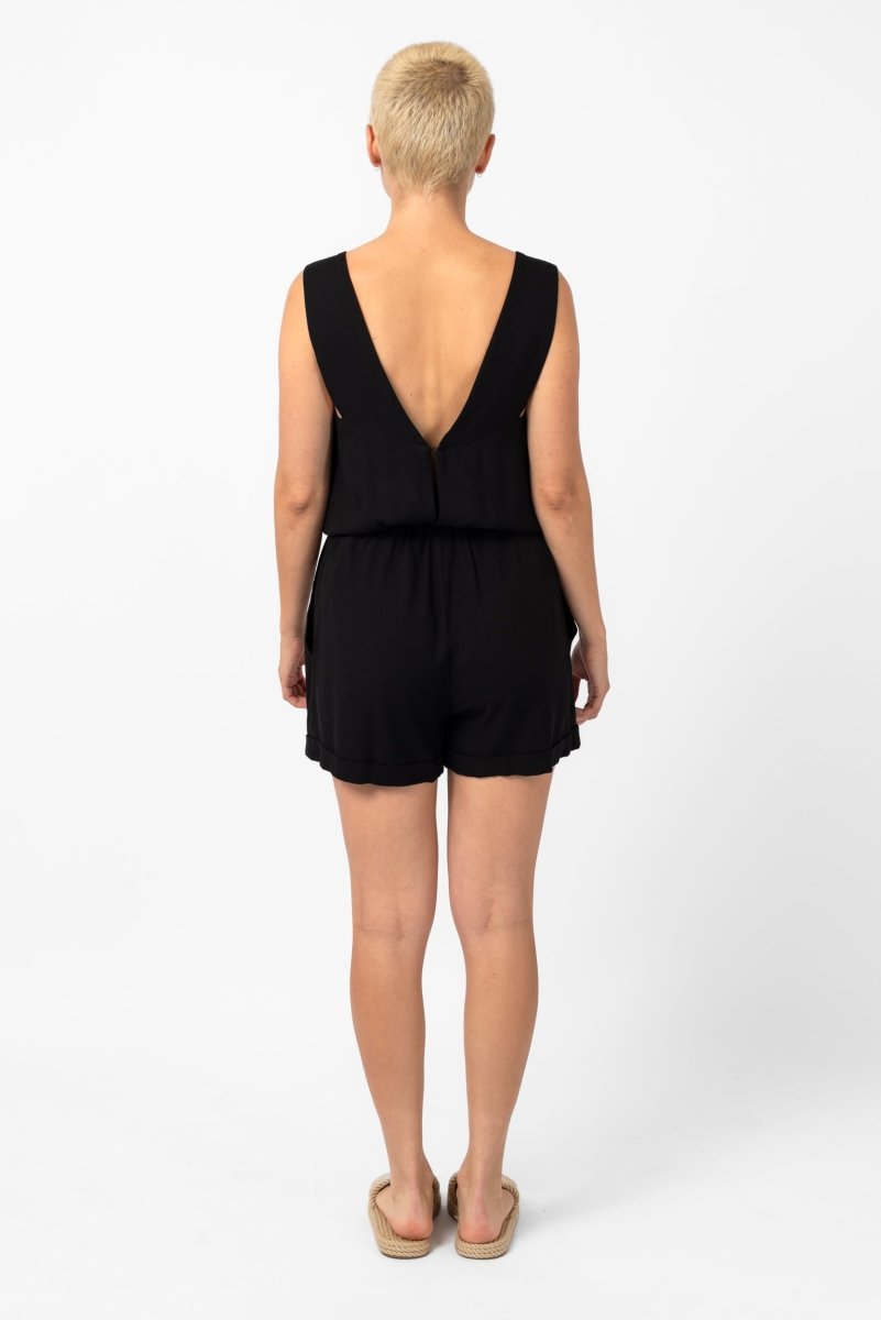 NNIstudio - SNUG Kurzoverall - Schwarz - XS -
