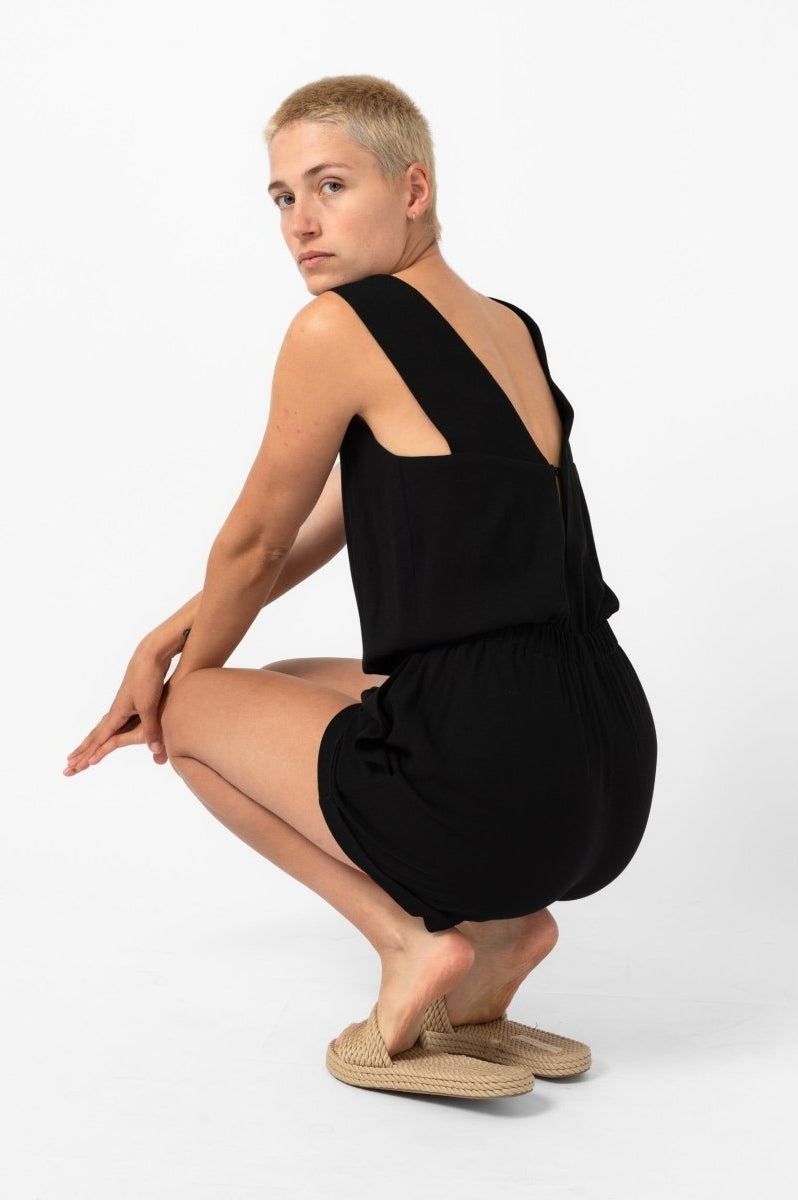 NNIstudio - SNUG Kurzoverall - Schwarz - XS -