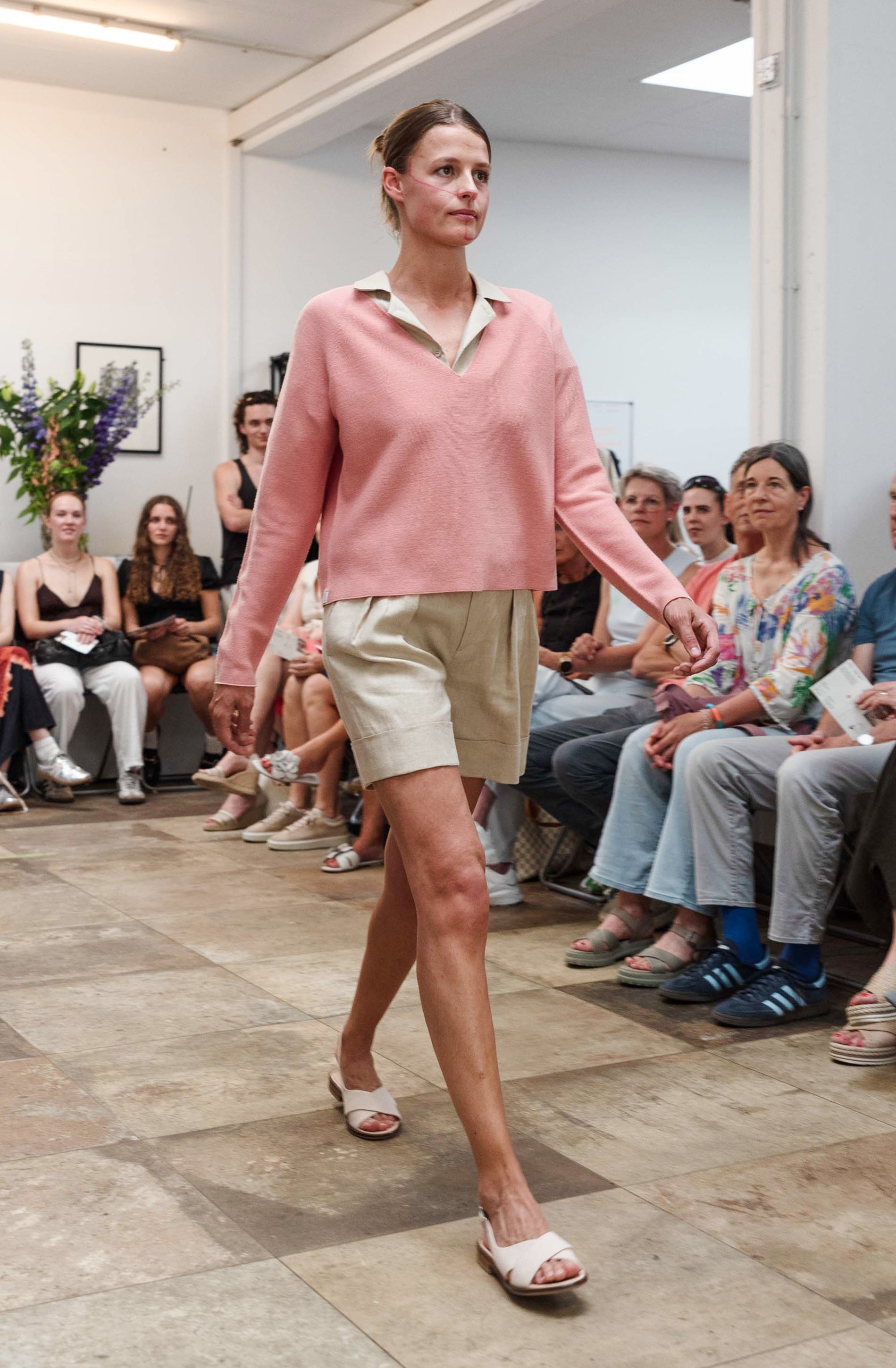 NNIstudio - SPAZIO Shorts Leinen - Boulder Beige - XS -