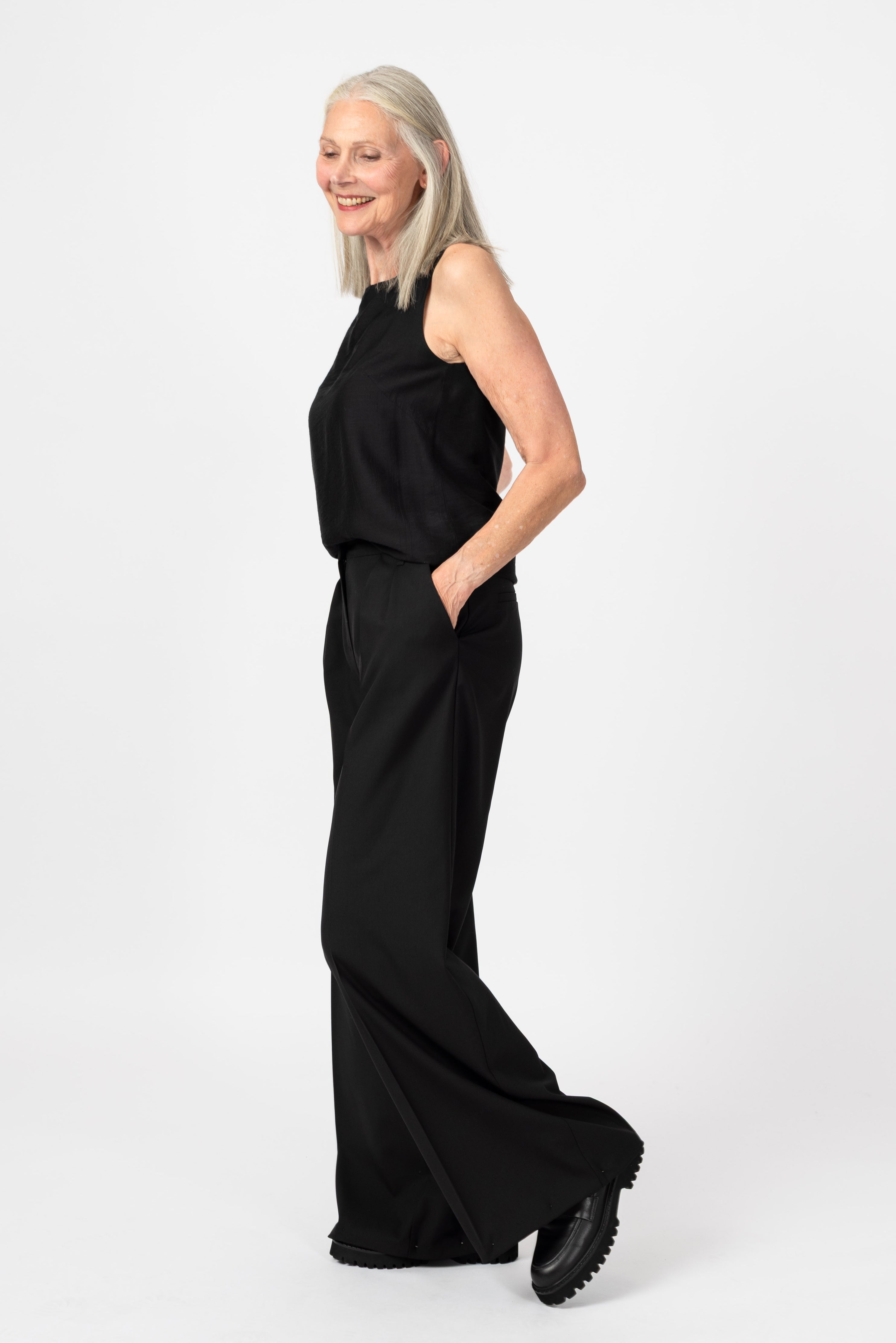 NNIstudio - STRAIGHT Top Silk - Phantom Black - XS -