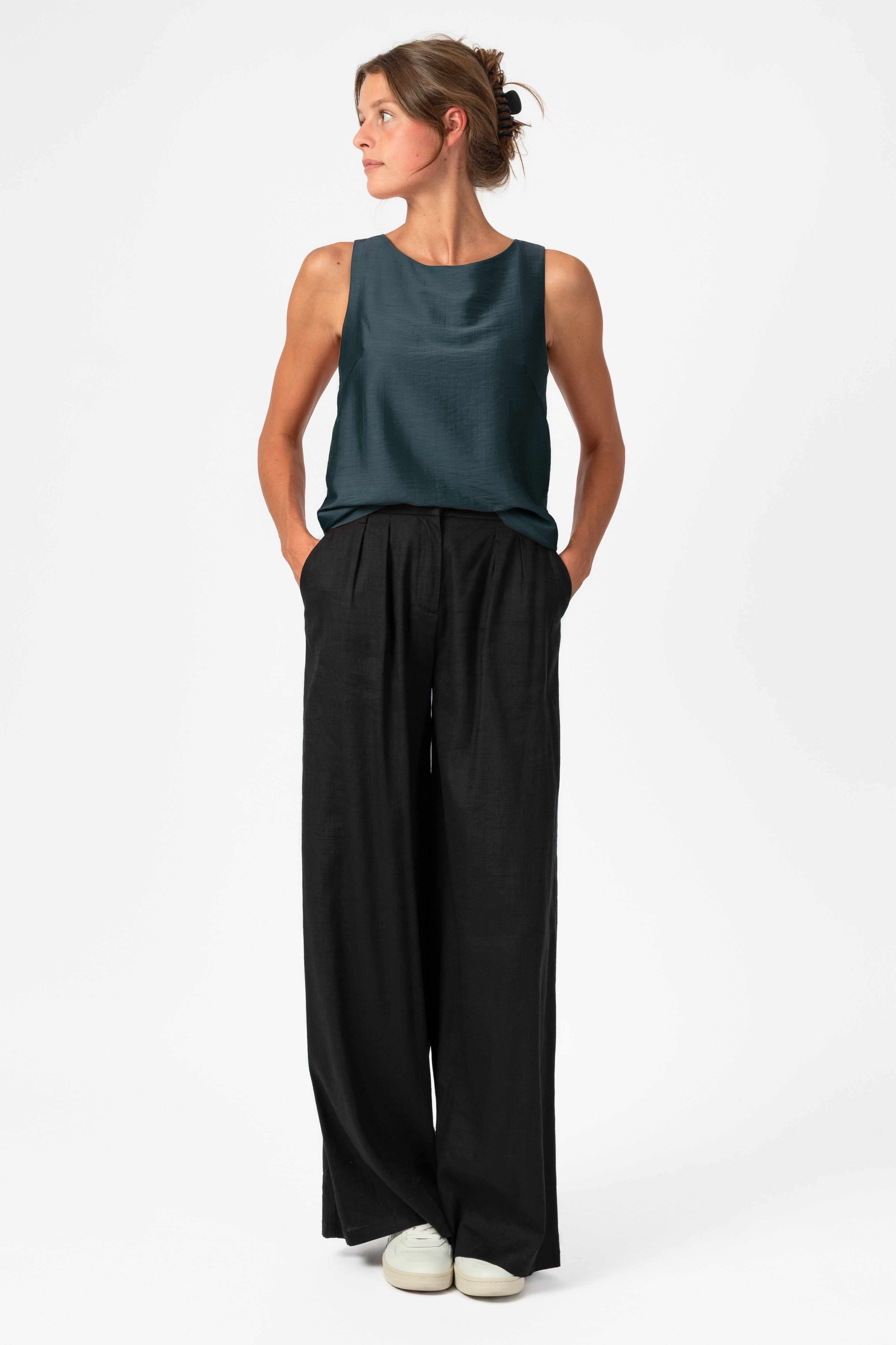 NNIstudio - STRAIGHT Top Silk - Phantom Black - XS -