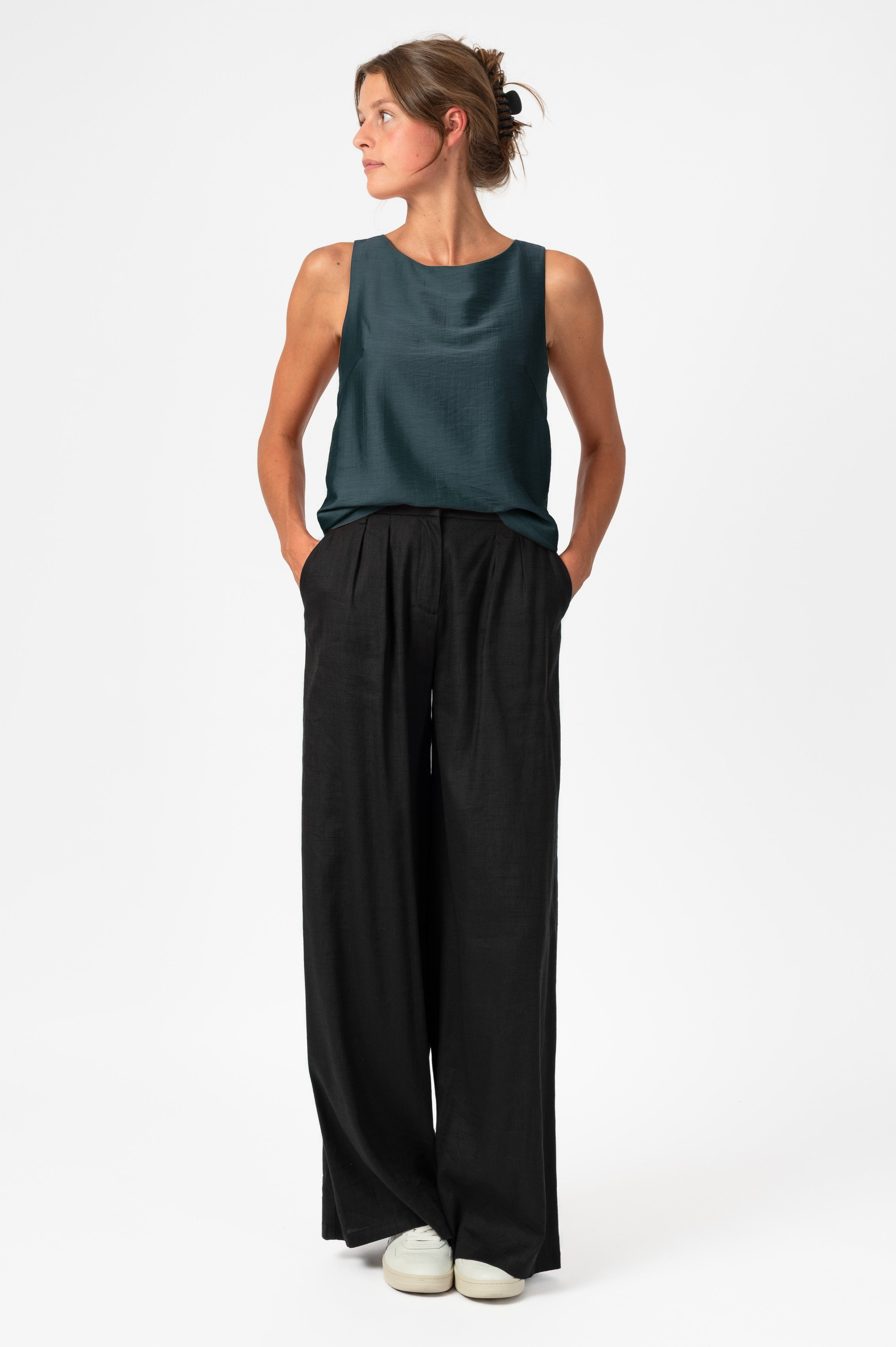 NNIstudio - STRAIGHT Top Silk - Phantom Black - XS -