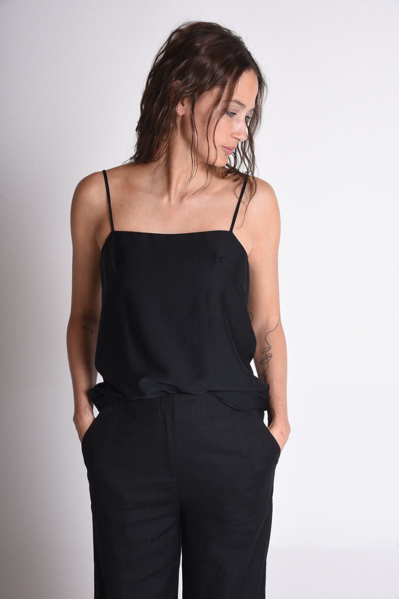 NNIstudio - STRAP Top - Schwarz - XS -