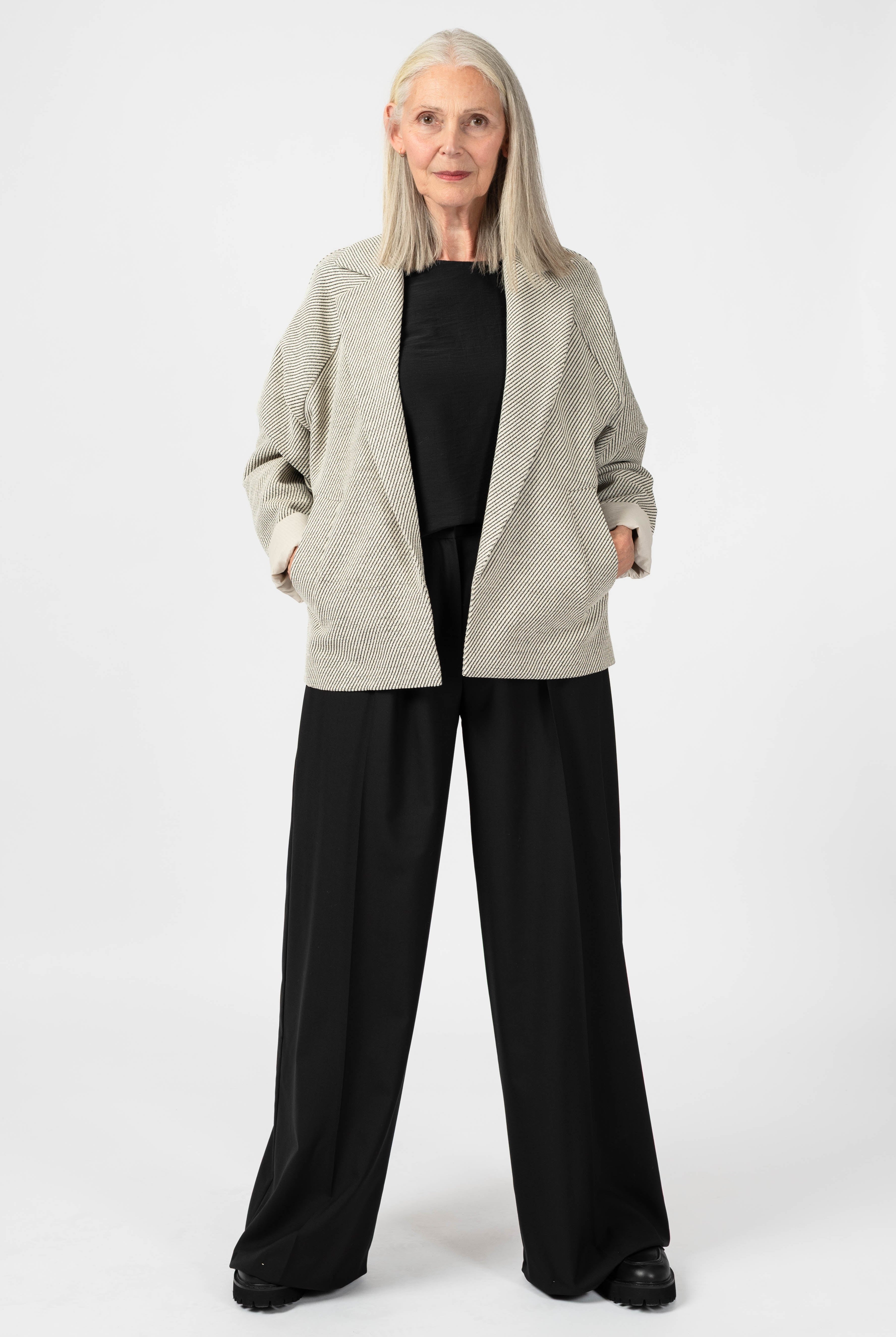 NNIstudio - UNLINED Jacke - Tapenade Golden Brown - Onesize -