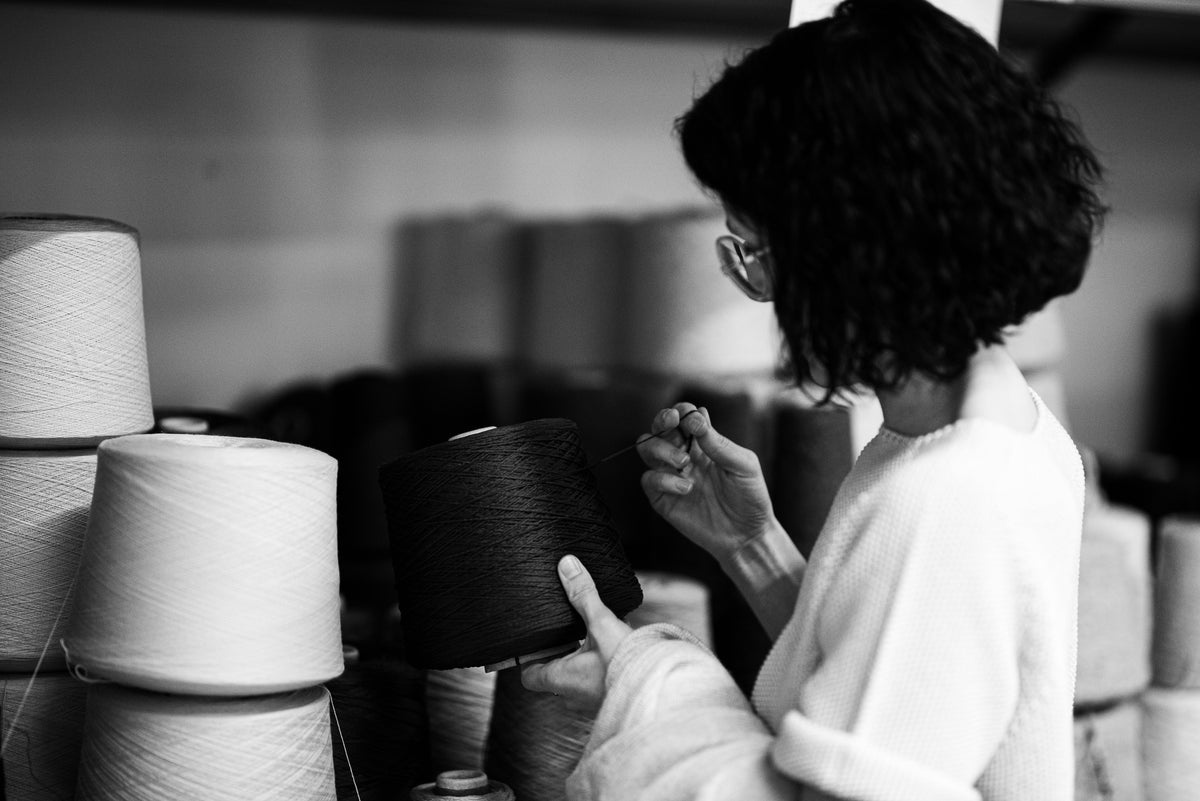 Materialkunde: Wolle, Merinowolle, Leinen, Bio‑Baumwolle und TENCEL™ bei NNIstudio - NNIstudio