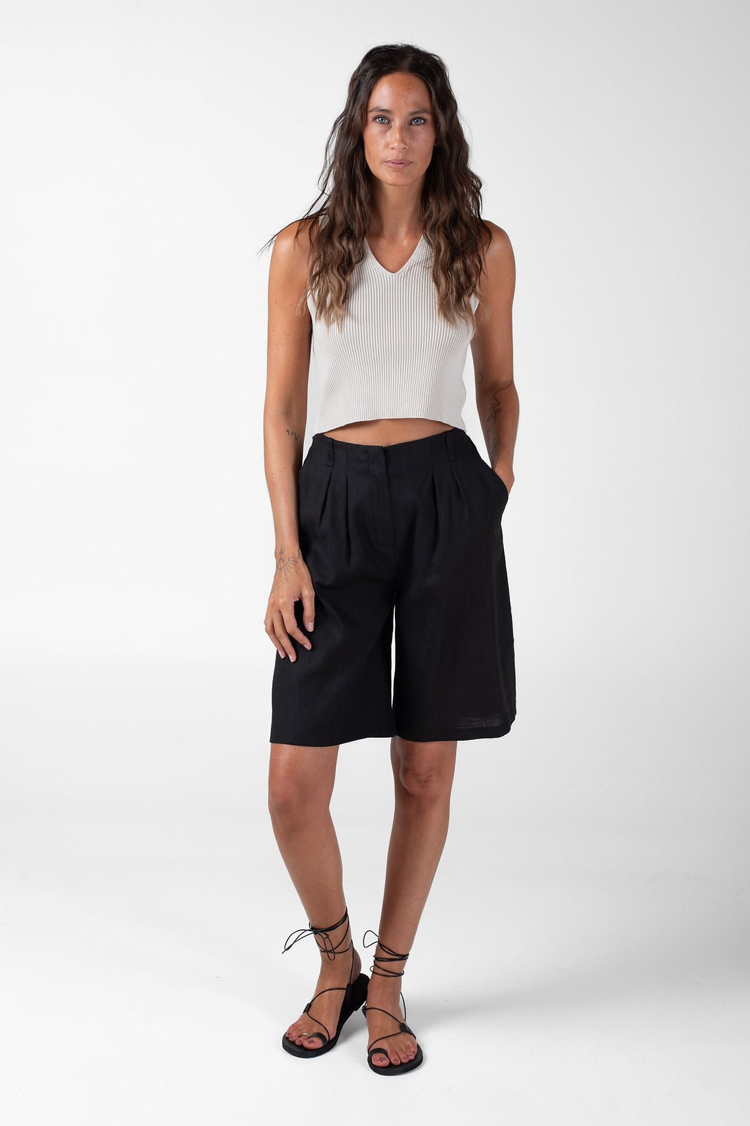 NNIstudio - BERMUDA Shorts - Schwarz - XS - 