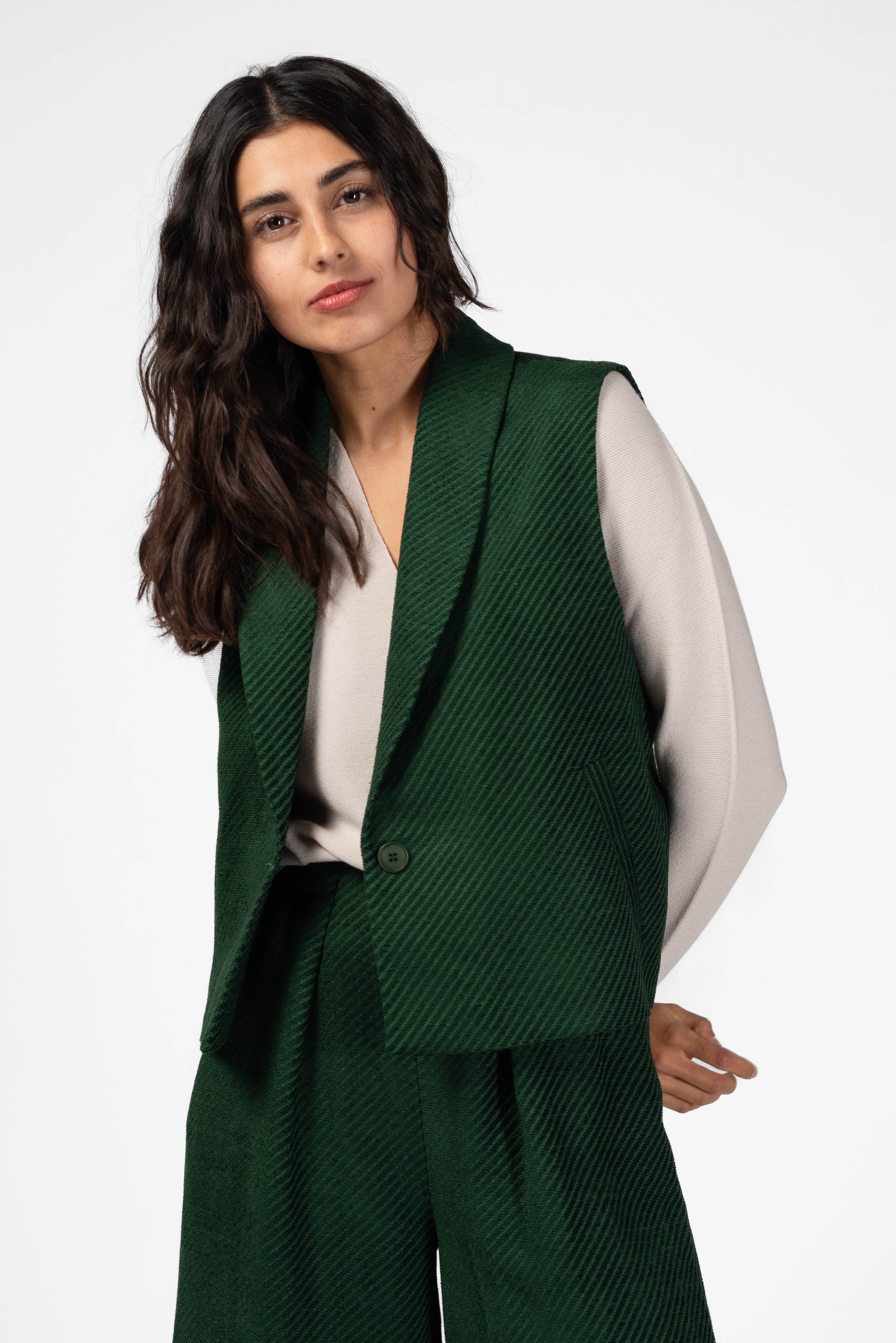 NNIstudio - BOLD Weste - dunkelgrün - XS - 