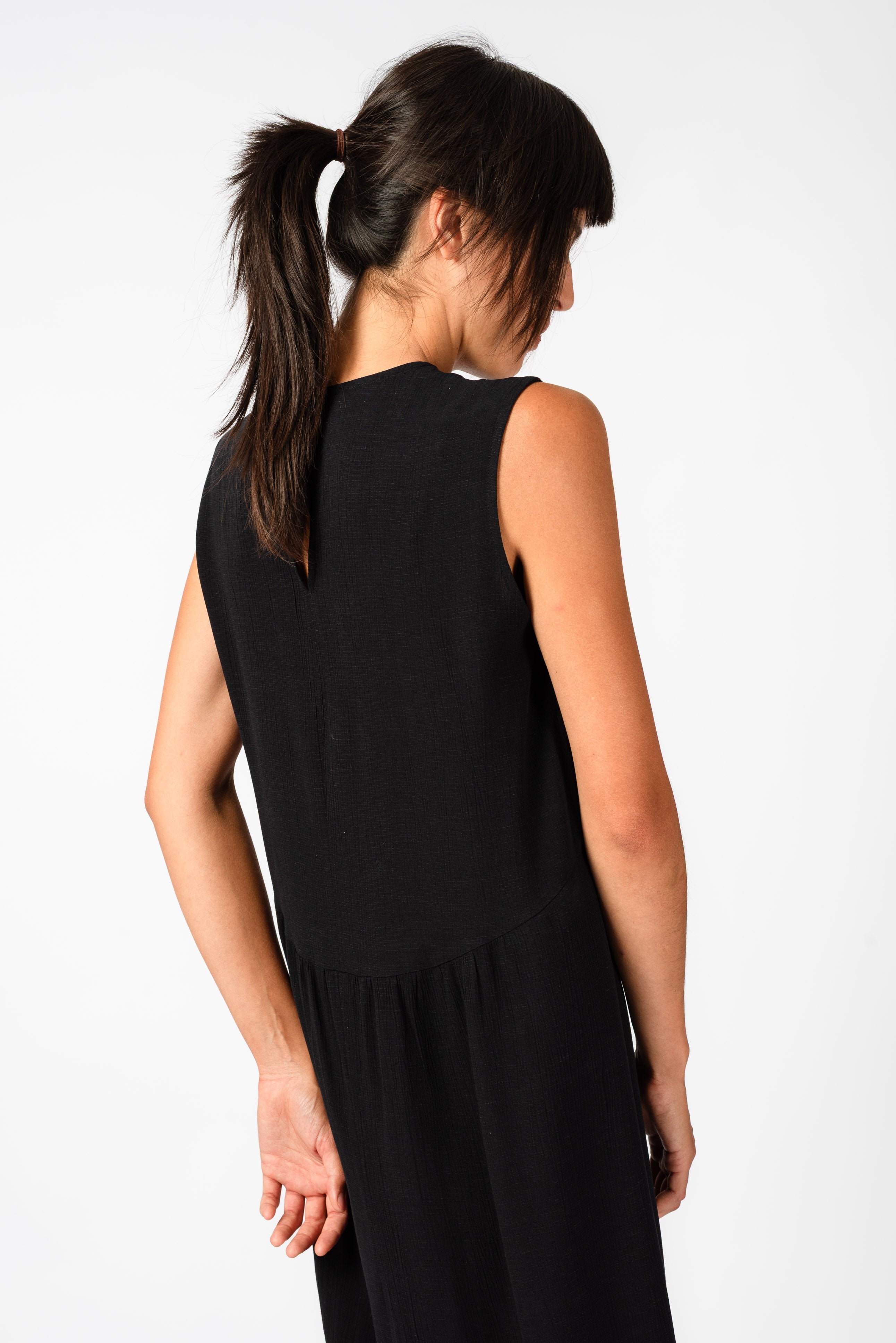 NNIstudio - EAS 1.0 Kleid Crushed - Black - XS -