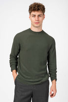 NNIstudio - HALFWAY Strick-Pullover - Dusty Olive - XS cropped fit -