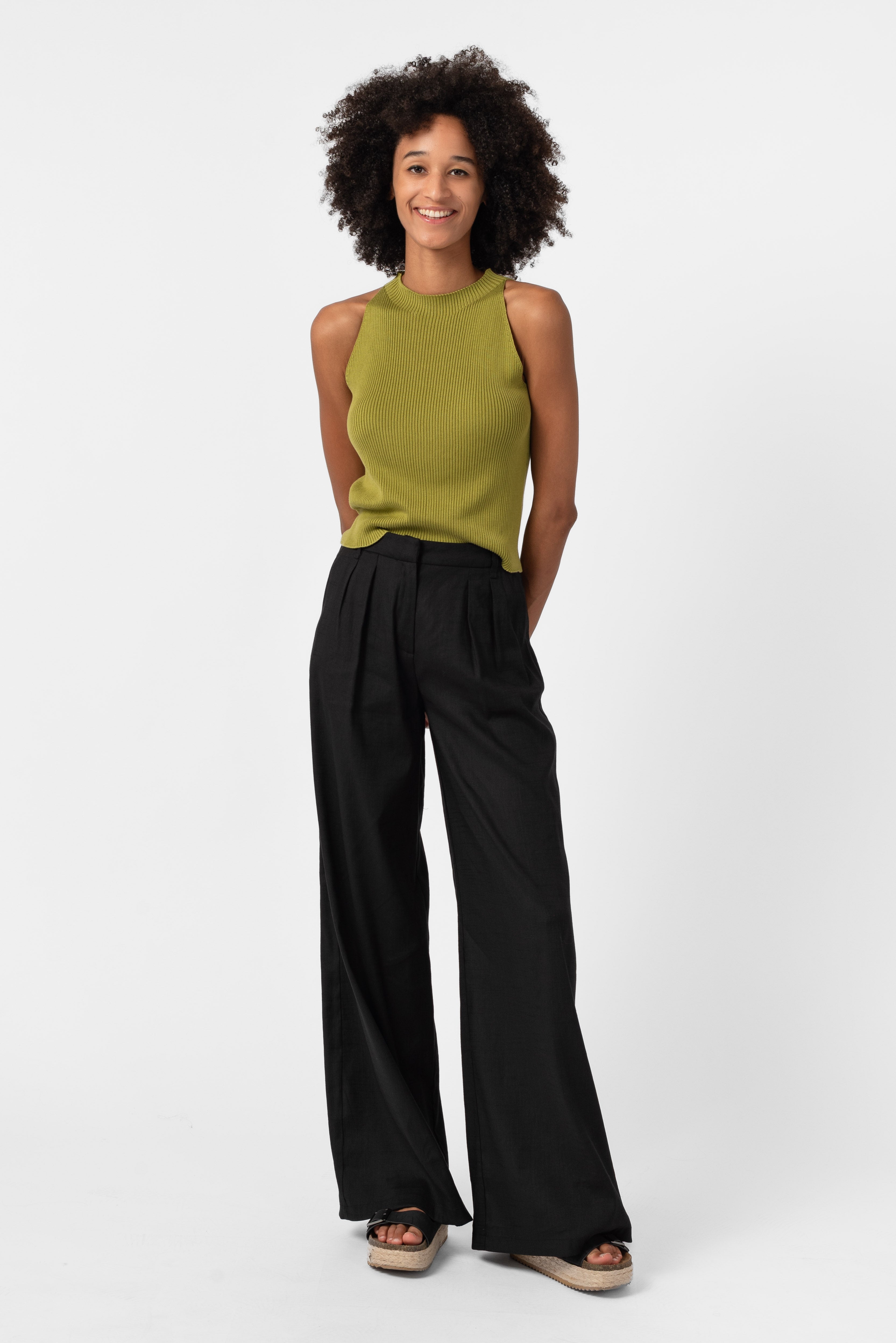 NNIstudio - NECKLINE Top - Frappé Cream - XS - 