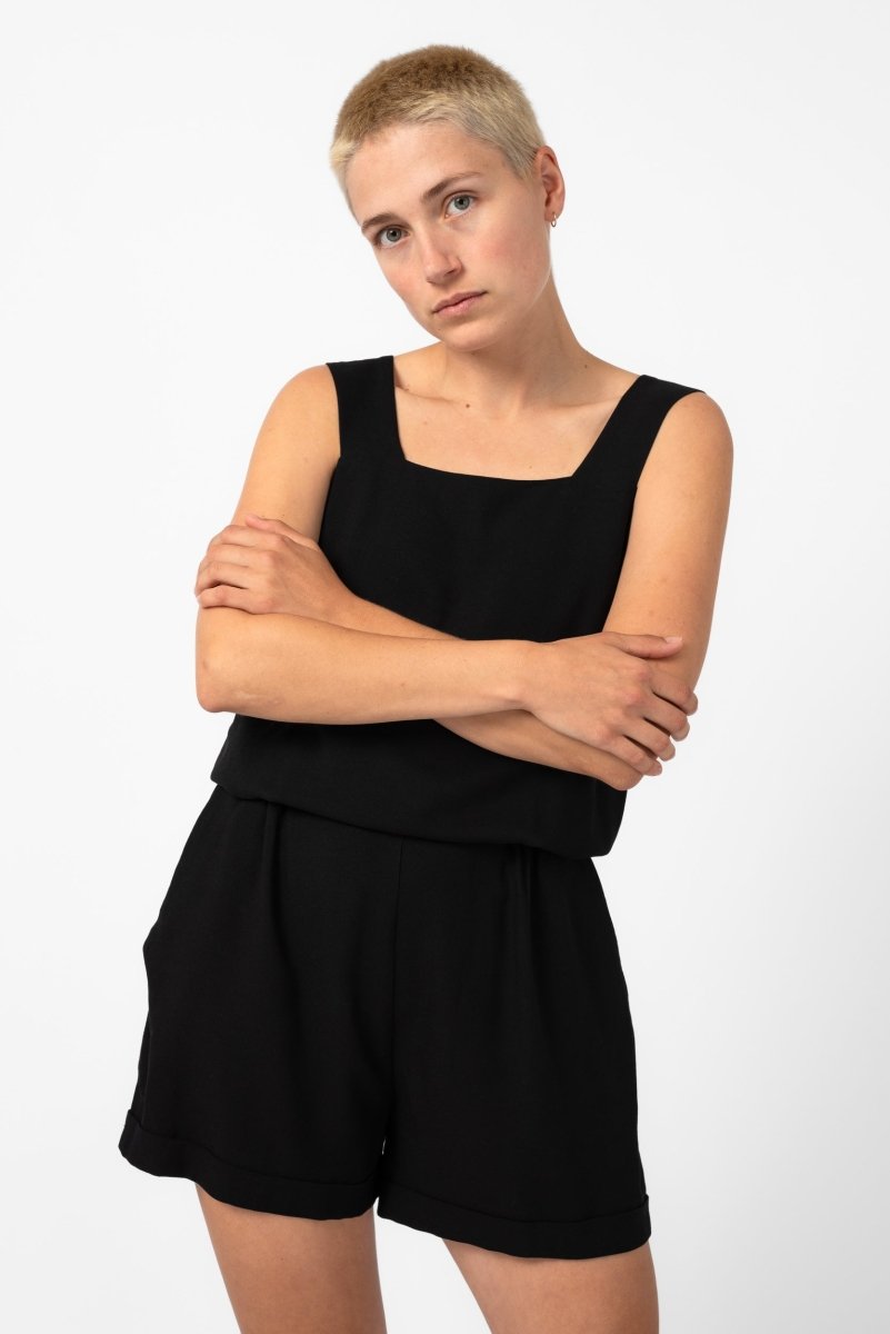 NNIstudio - SNUG Kurzoverall - Schwarz - XS - 