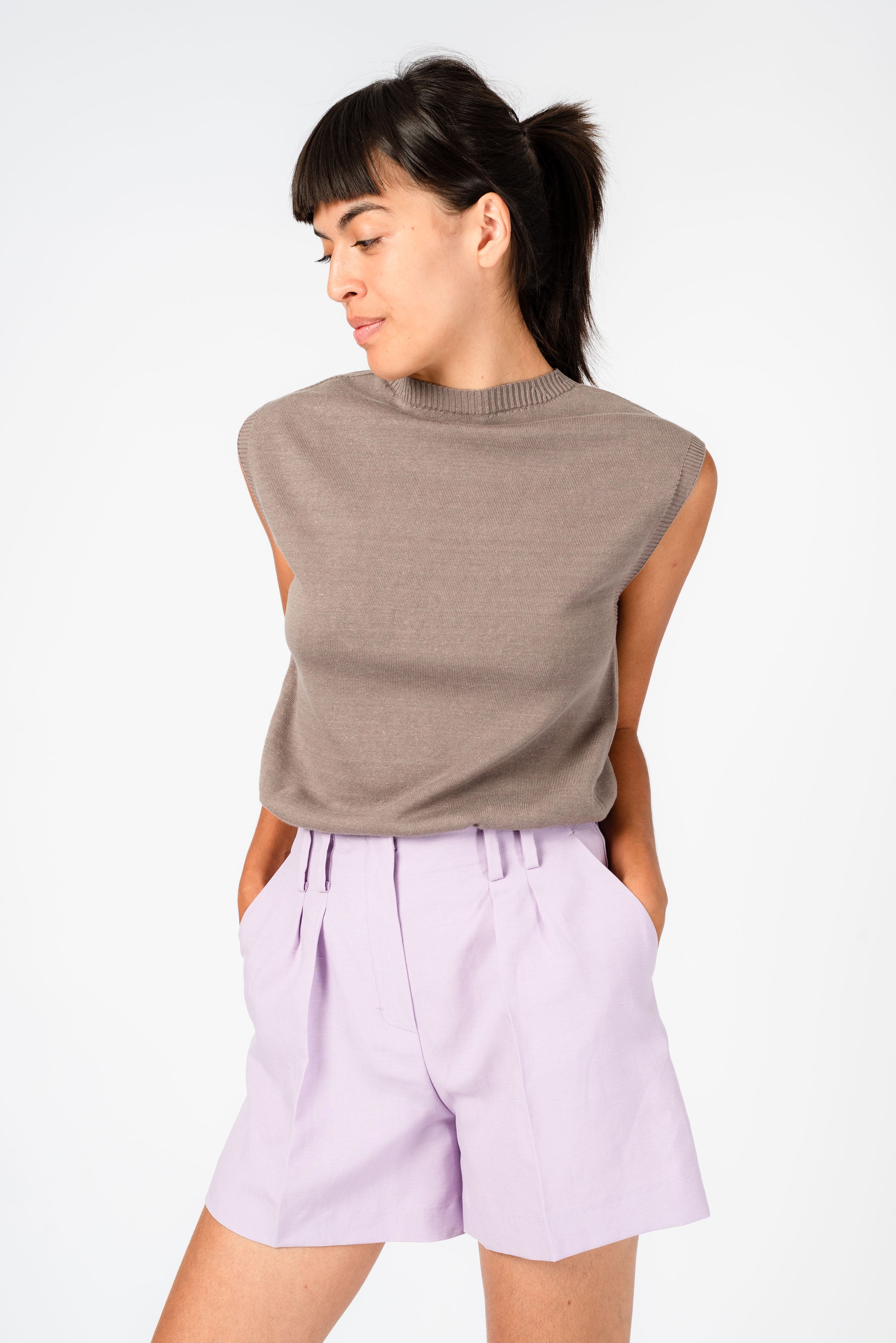 NNIstudio - SQUARE Strick-Pullunder Linen - Woodsmoke Brown - XS -