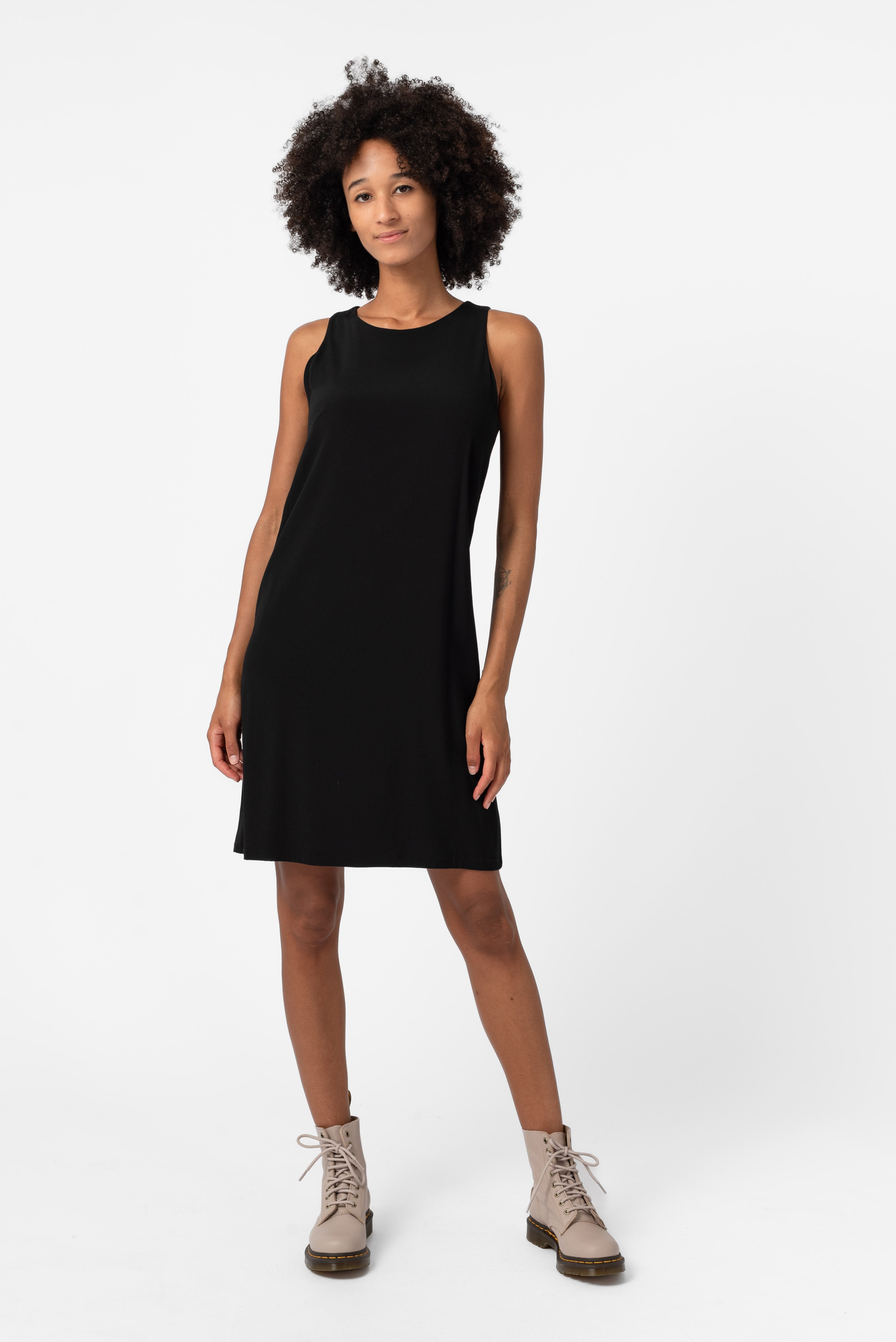 NNIstudio - STRAIGHT Kleid - Schwarz - XS/S - 