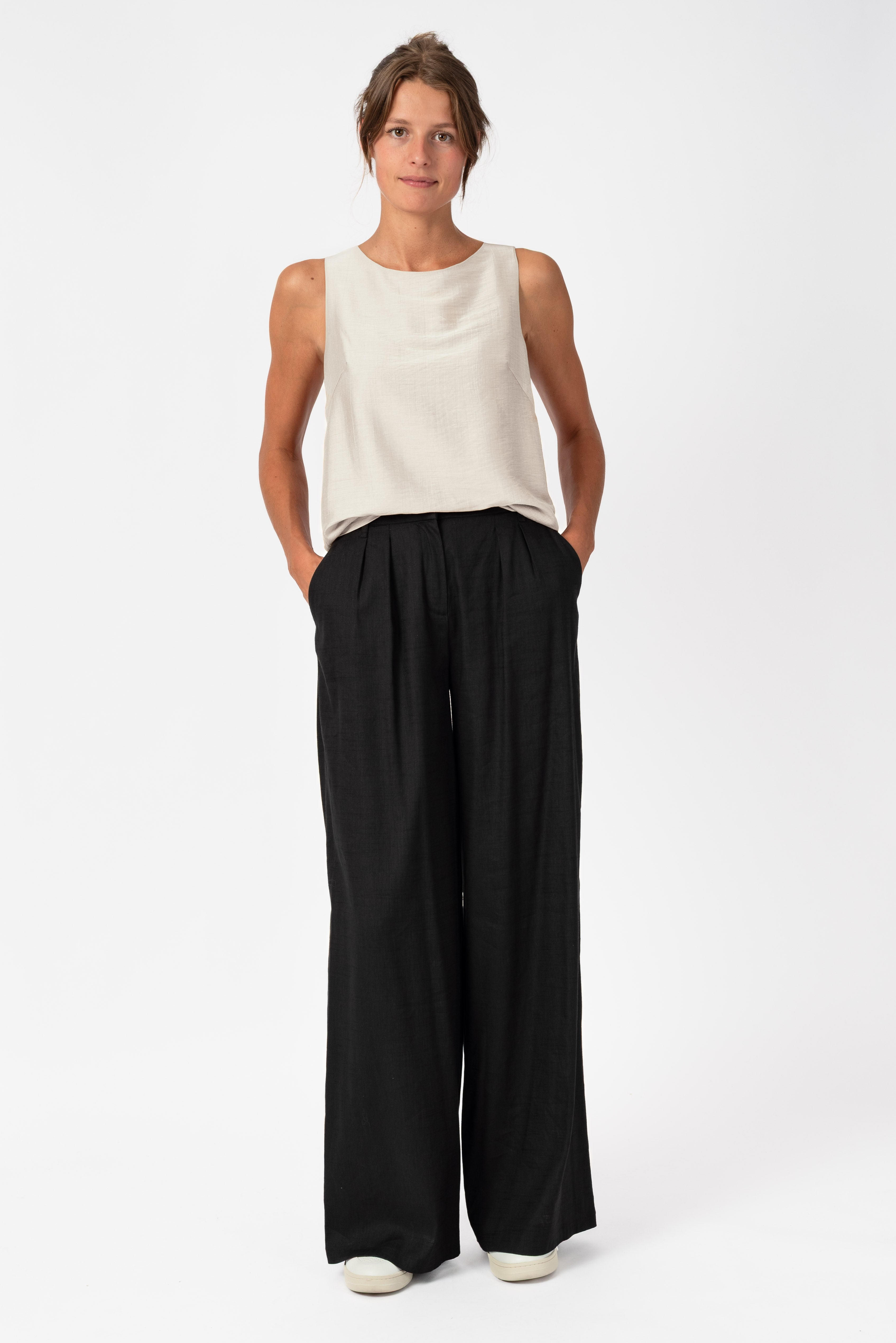NNIstudio - STRAIGHT Top Silk - Pearl White - XS - 