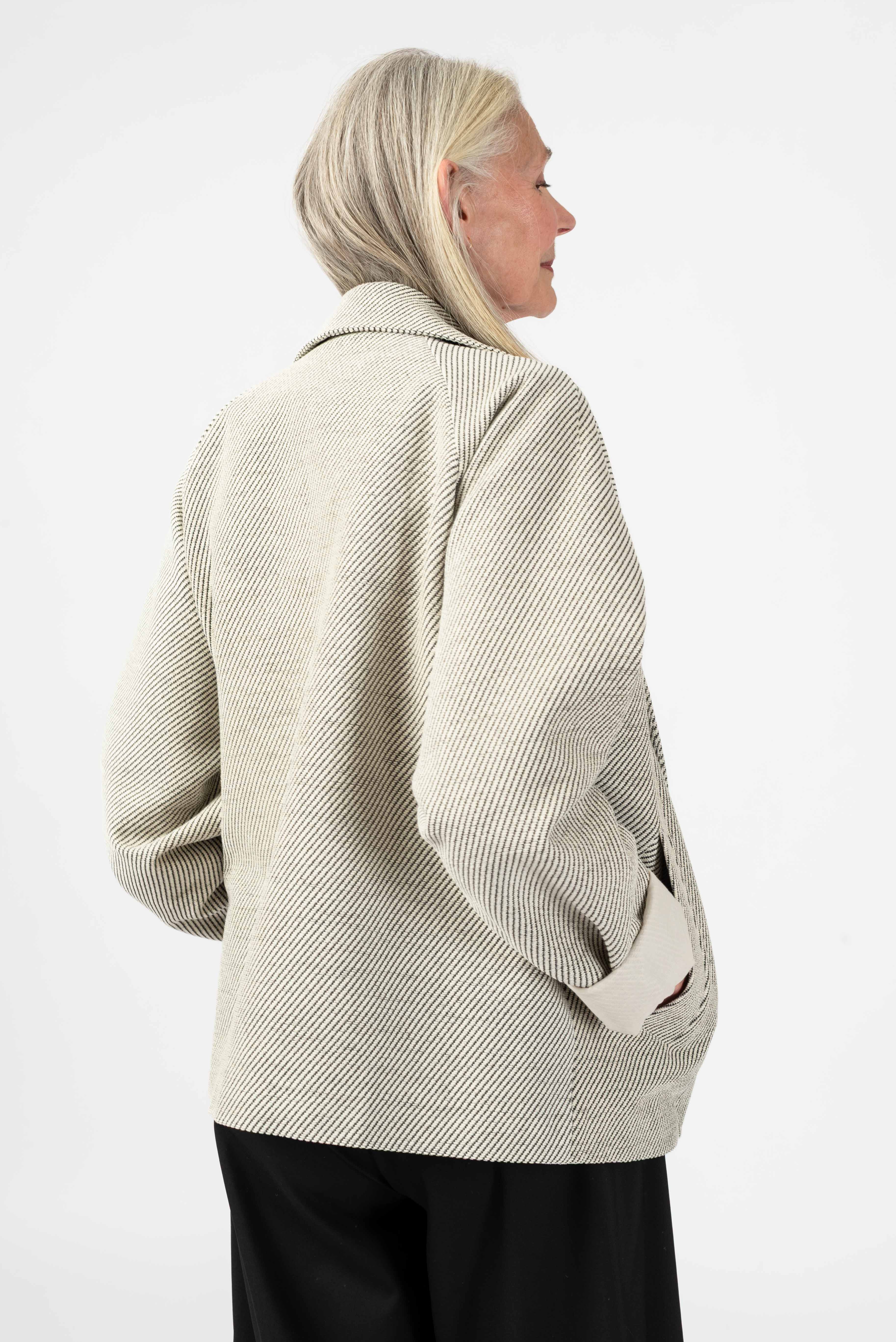NNIstudio - UNLINED Jacke - Tapenade Golden Brown - Onesize - 
