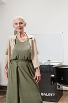 NNIstudio - V Kleid - Olive Green - XS -